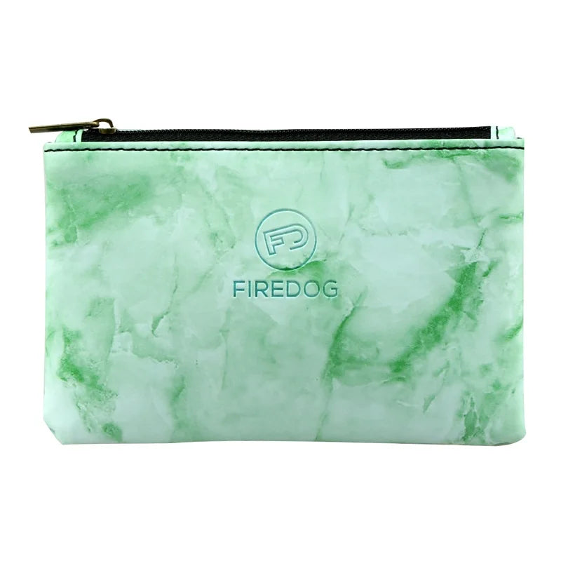 Elegante Bolsa de Cuero para Cannabis 🌿✨
¡Organiza tu estilo con esta bolsa premium de cuero diseñada para entusiastas! Perfecta para almacenar hierba, papeles para enrollar y pipas. Combina funcionalidad y diseño so